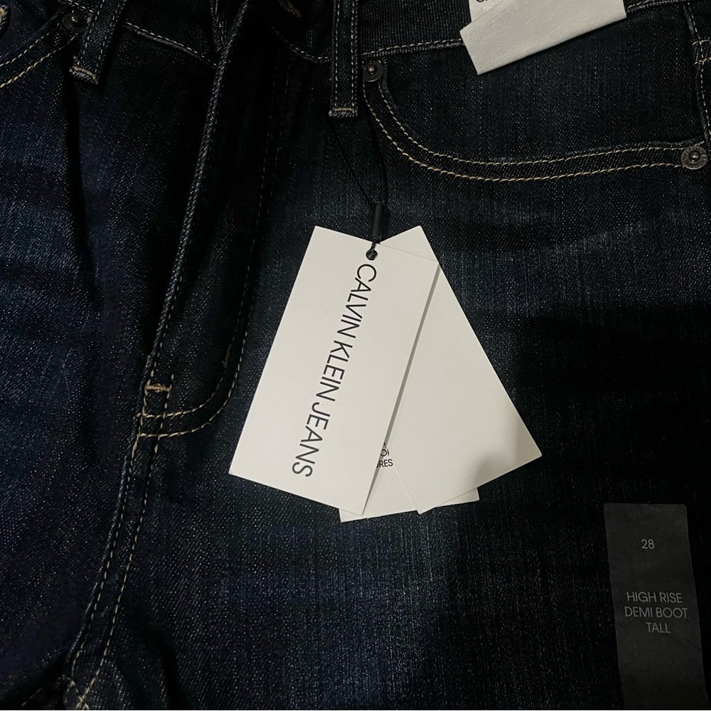 CALVIN KLEIN-NWT Dark Blue High Rise Bootcut Jeans Size 28 - Picture 6 of 7